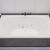 Peridot 78 in. x 48 in. Rectangular Whirlpool and Air Bathtub with Center drain and VS Jets and Aroma in Glossy White